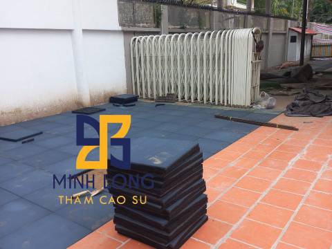 Cung cấp - Thi công Gạch cao su màu xám 45mm LH 0898080320