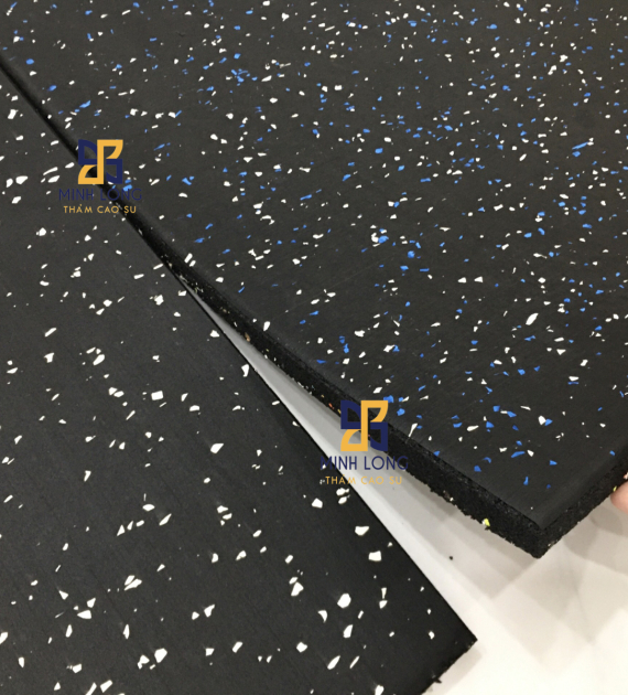 Gạch cao su mặt thảm EPDM chấm xanh - trắng dày 15mm